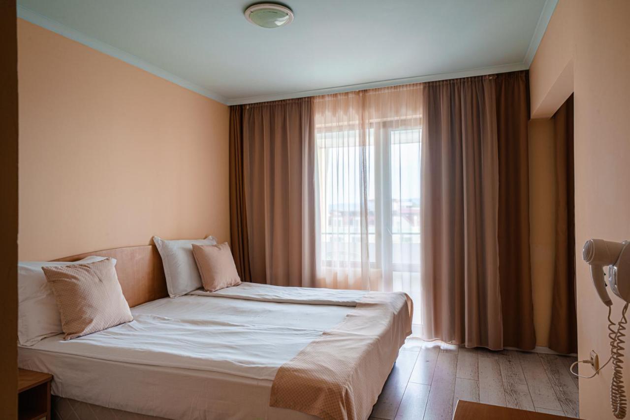 Perla Plaza Hotel Primorsko Ngoại thất bức ảnh