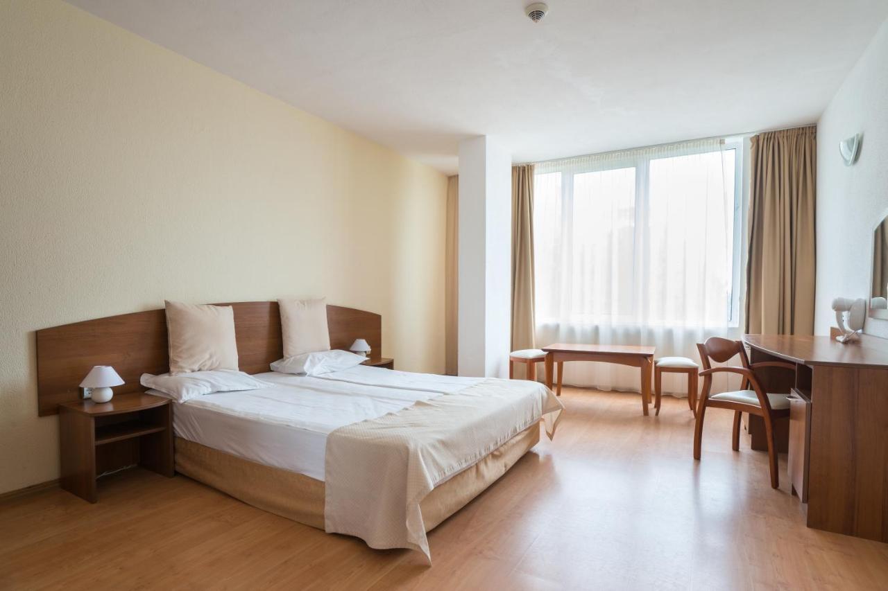 Perla Plaza Hotel Primorsko Ngoại thất bức ảnh